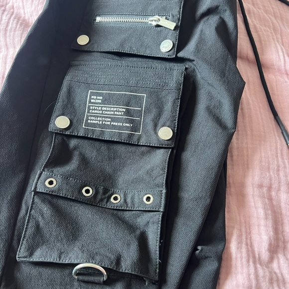 Maniere De Voir Black Cargo Joggers - Picture 5 of 5